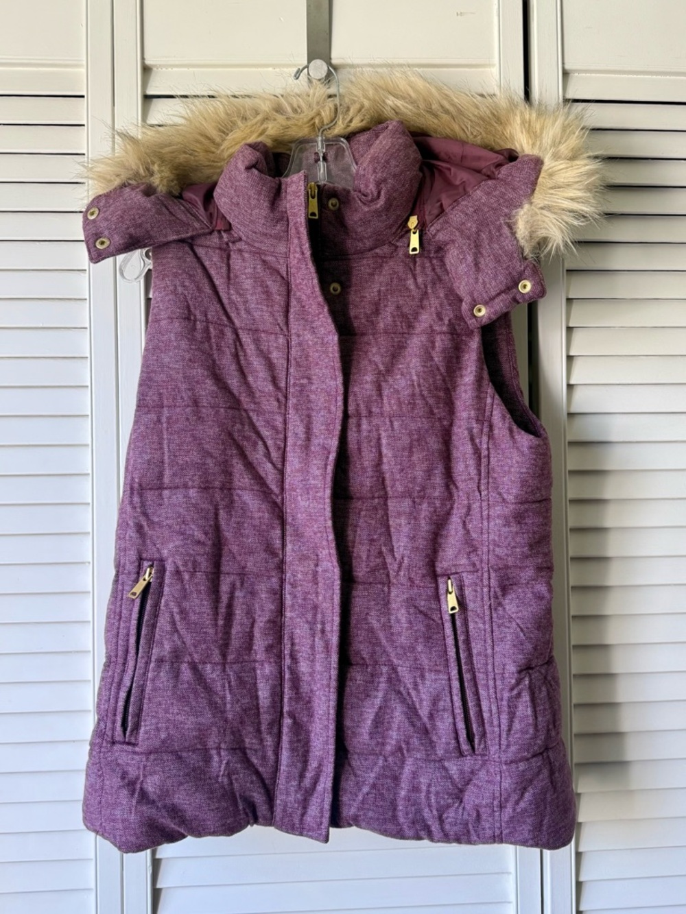 NWT Banana Republic Quilted Lined Vest with Removable Faux Fur Trimmed Hood
